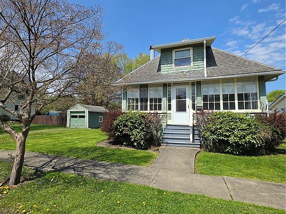 2nd image of 622 Yale St
