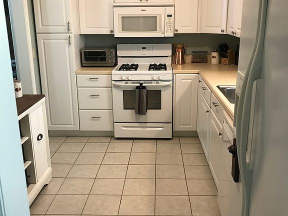 5th image of 514 Hollywood Ave