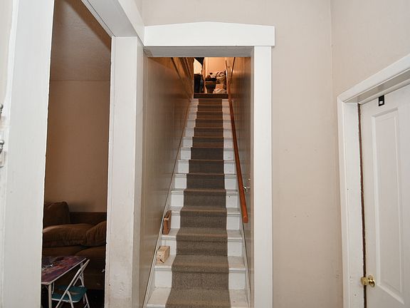 3rd image of 253 E Broadway St