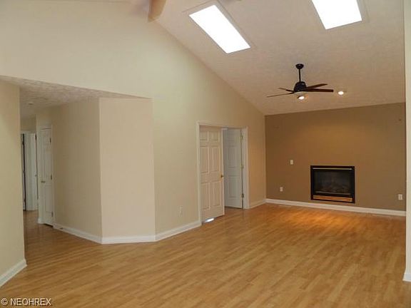4th image of 10268 Honeysuckle Ln