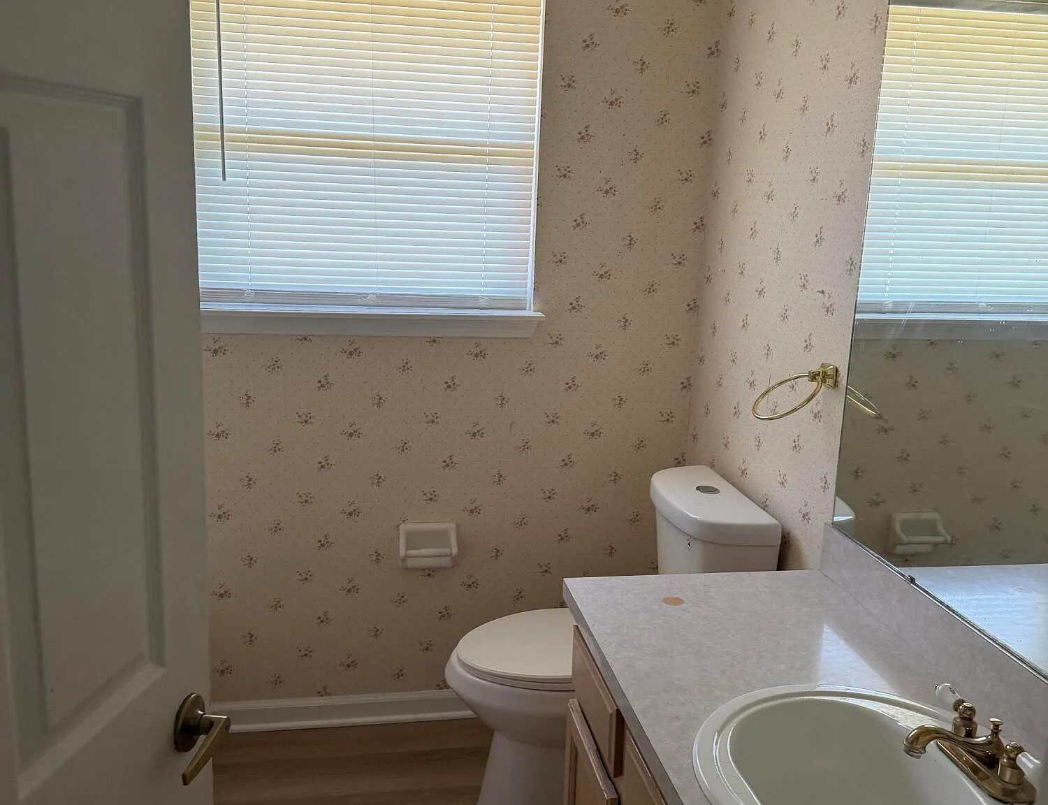 3 bed, 2.0 bath, 1576 sqft, $2,195 — Photo 3