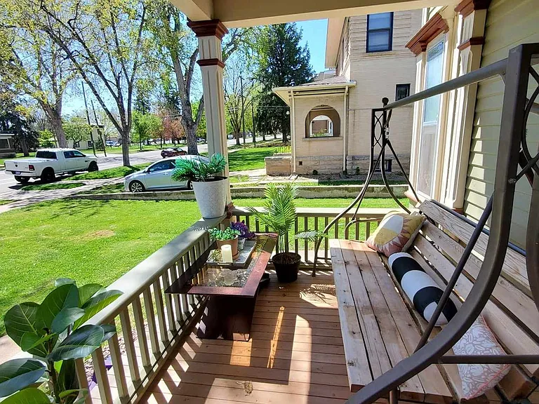 Mead Apartments — Photo 2