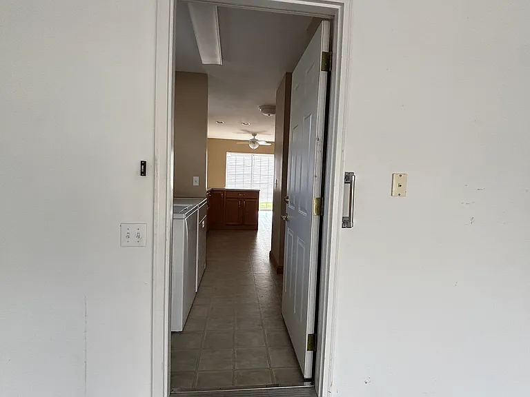 E Greenwood Dr — Photo 37