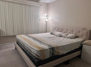 521 Waterford Dr #521, Edison, NJ