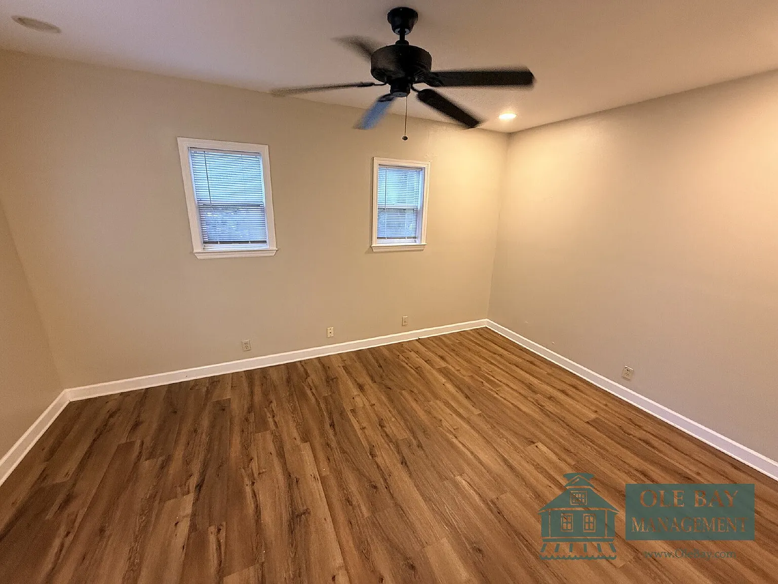 3 bed, 1.0 bath, $1,350 — Photo 4