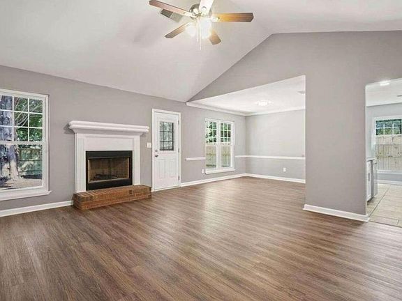 5th image of 1793 Killarney Dr SW