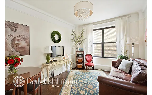 Sold by Douglas Elliman | media 22