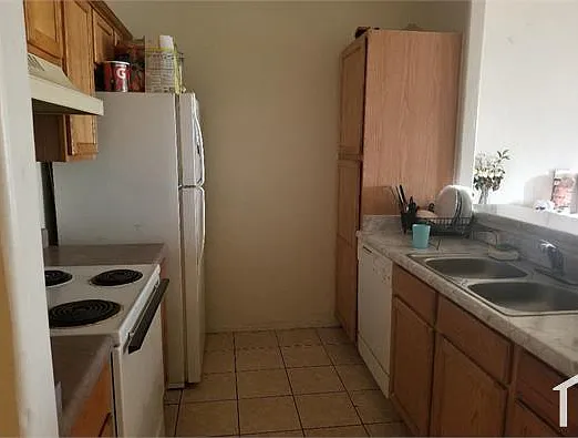 3344 N Stone Ave #2 — Photo 4