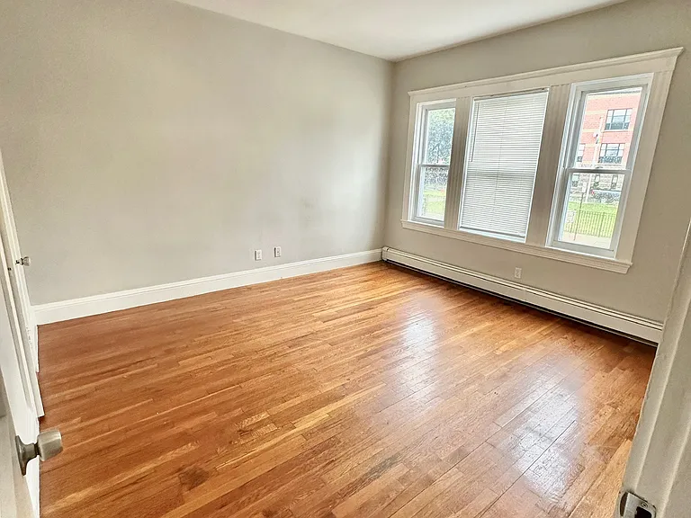 29 Nichols St — Photo 11