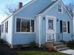 32 Cedarbrook Rd, Pawtucket, RI 02861