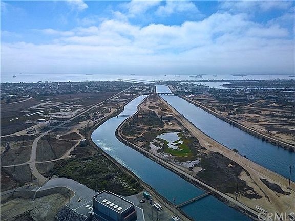 5th image of 7027 Island Village Dr