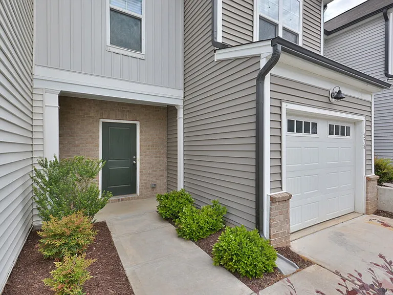 278 White Oak Ridge Dr — Photo 2