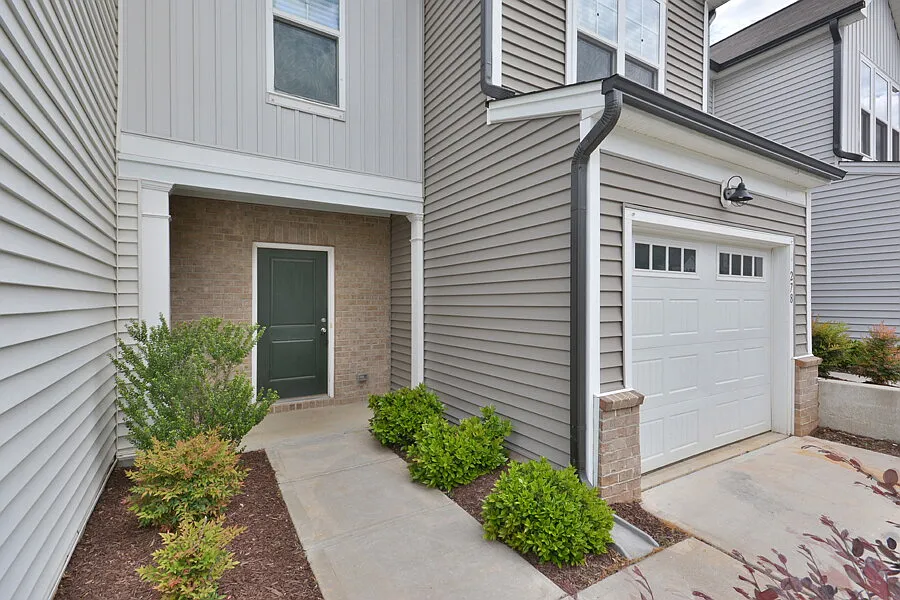 Building Photo - 278 White Oak Ridge Dr