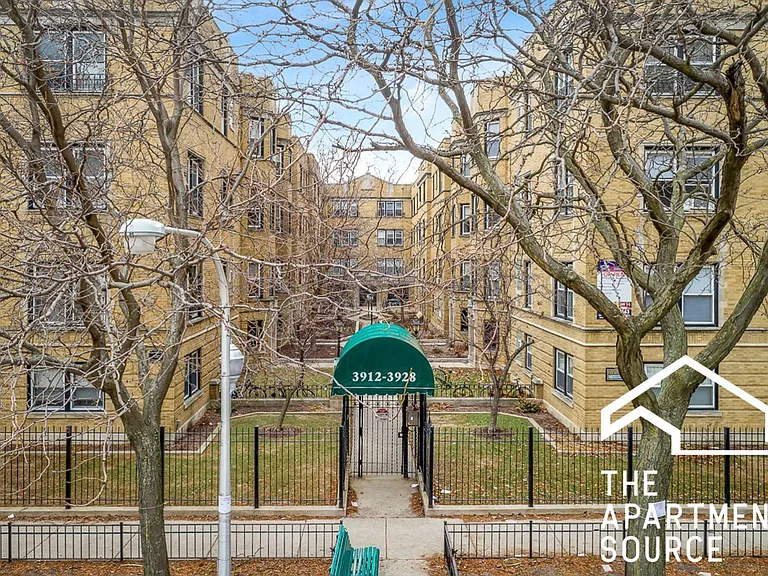 3918-20 N Pine Grove Ave #2 — Photo 9