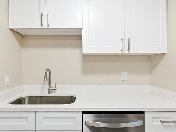4th image of 3116 Columbus Ave