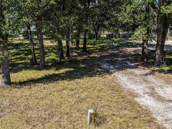 15 Creek Point, Huntsville, TX 77320