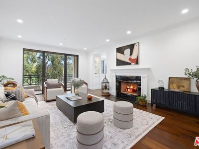 12218 Montana Ave APT 302, Los Angeles, CA, 90049