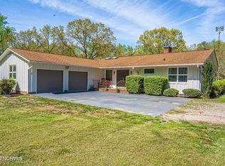 4135 Lobelia Rd, Vass, NC 28394