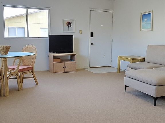 3rd image of 8135 Country Rd Unit 206