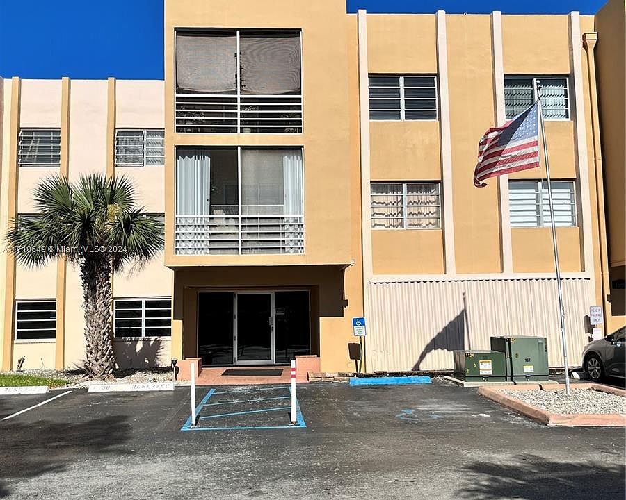 1st image of 15888 SW 95th Ave APT 305
