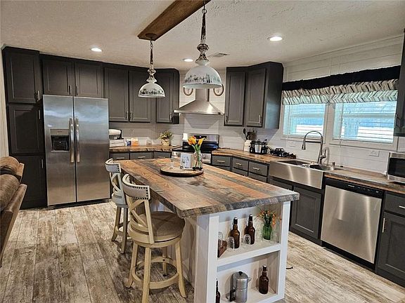 4th image of 8390 Lebeau Rd