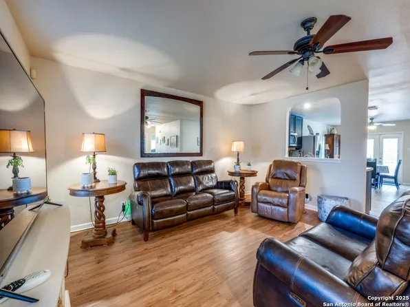 5206 Spring Ash, San Antonio, TX 78247
