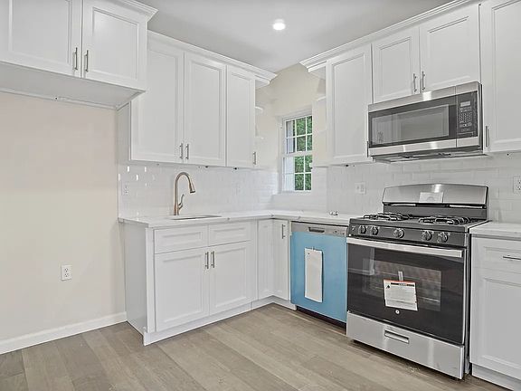 2nd image of 3721 Pratt Ave #Cha