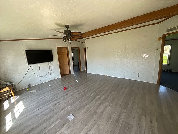 3rd image of 1293 Spring Street Rd