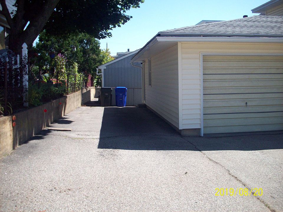 1st Floor Tenant parking area