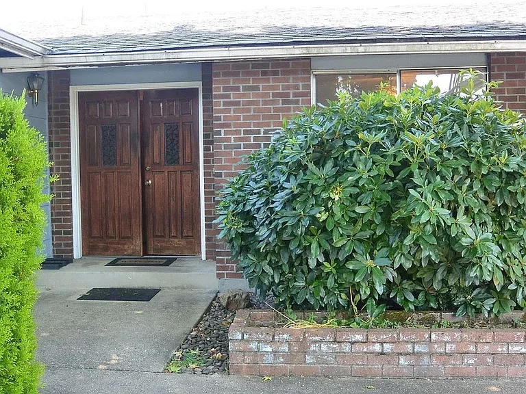 1105 N Parkway Ave — Photo 4