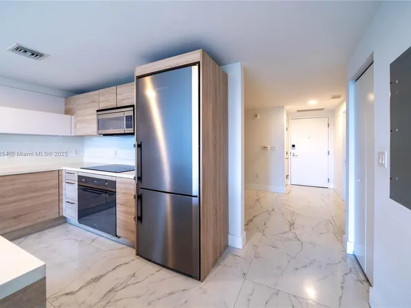 16385 Biscayne Blvd Unit 417, North Miami Beach, FL 33160