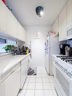 Rented by Berkshire Hathaway HomeServices New York Properties | media 5