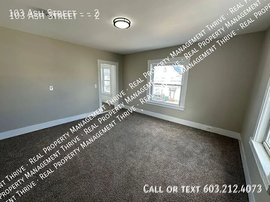 4 BR/2BA apartment with NEW floors, windows & paint - Upper Level - 2nd & 3rd Floor — Photo 4