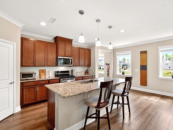 3rd image of 339 Summer Ranch Dr