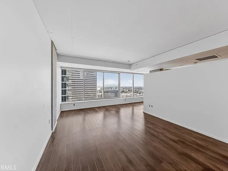 1155 S Grand Ave #1707 — Photo 17