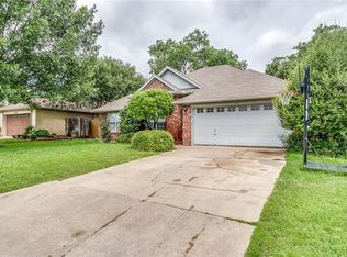 1524 Clover Ln, Granbury, TX 76048