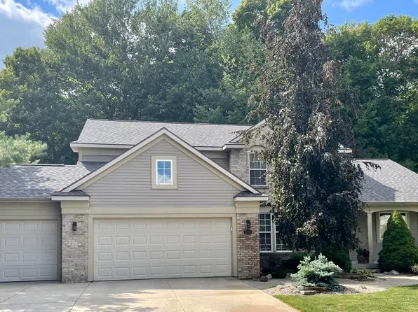 5593 N Meadowgrove Ln SE, Grand Rapids, MI 49512