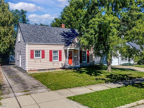 3rd image of 1493 Ridpath Ave