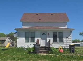 303 Hilltop St, Vernon Center, MN 56090