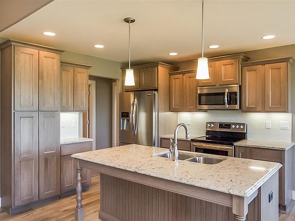 5th image of 1035 Grouse Ct