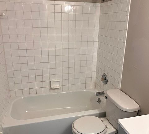 2nd image of 2842 Montana Ave #5