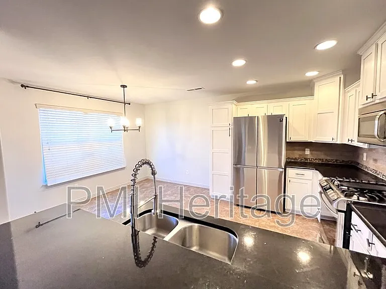 206 Peyton St — Photo 7