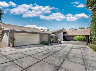 1220 Chateau Rd, Pasadena, CA 91105