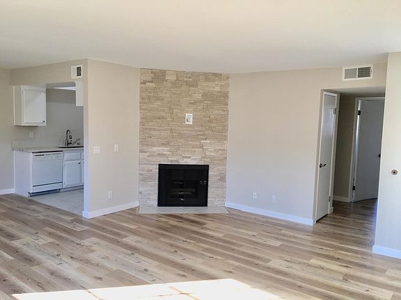 4th image of 544 E Tujunga Ave APT 102