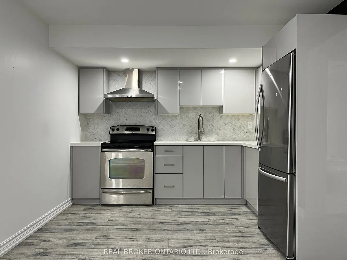 Building Photo - 7 Robert Green Cres #BASEMENT