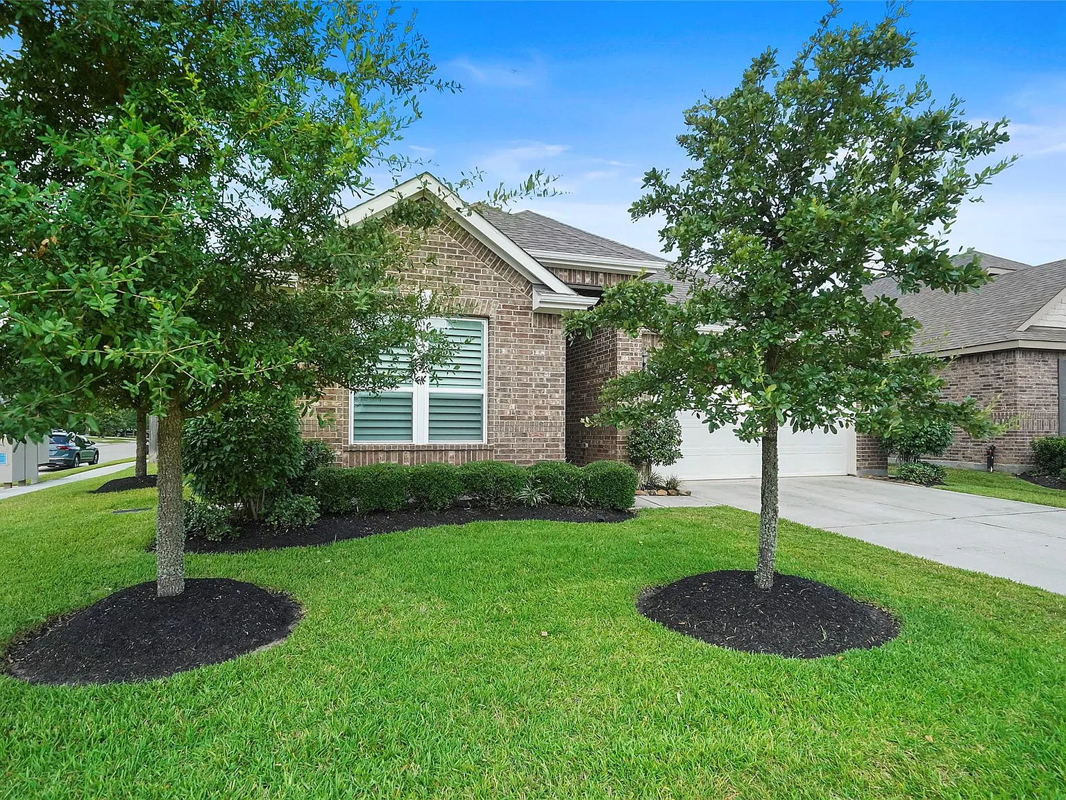 4 bed, 3.0 bath, 2276 sqft, $2,550 — Photo 3