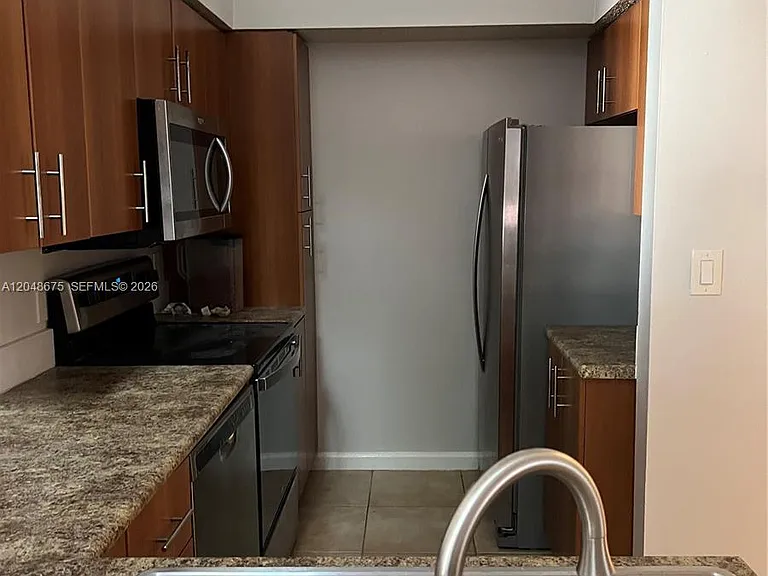 1365 Crystal Way #D — Photo 2