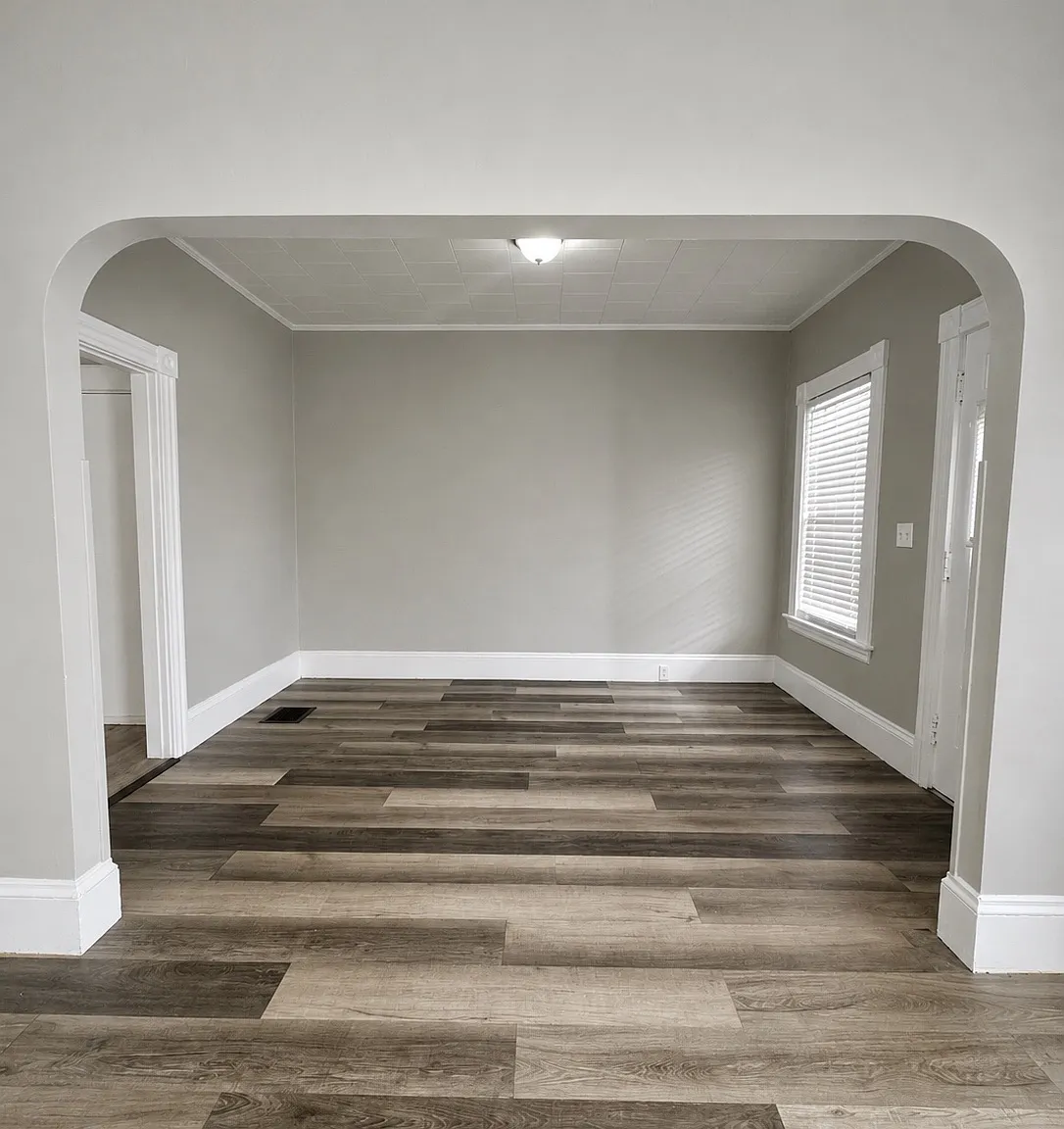 3 bed, 1200 sqft, $2,350 — Photo 3