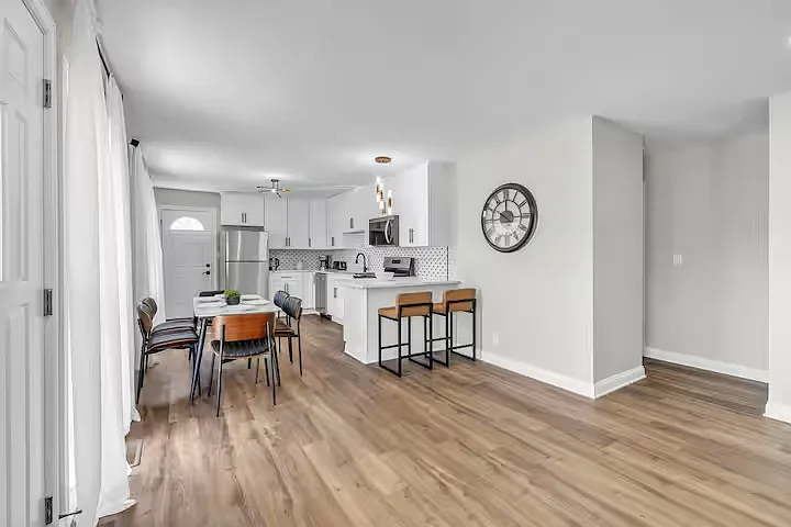 112 S Maxon Ln — Photo 18