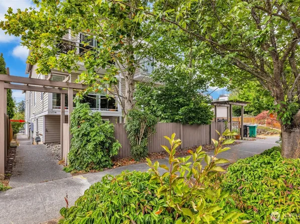 6331 42nd Avenue SW #A, Seattle, WA 98136
